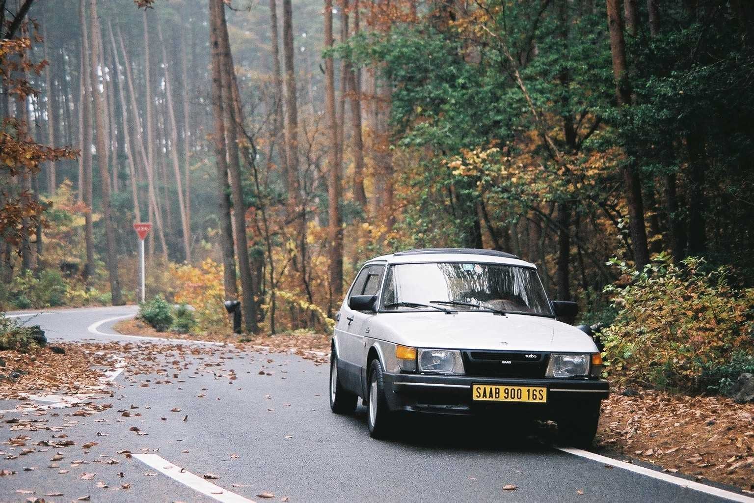Saab 900 16S